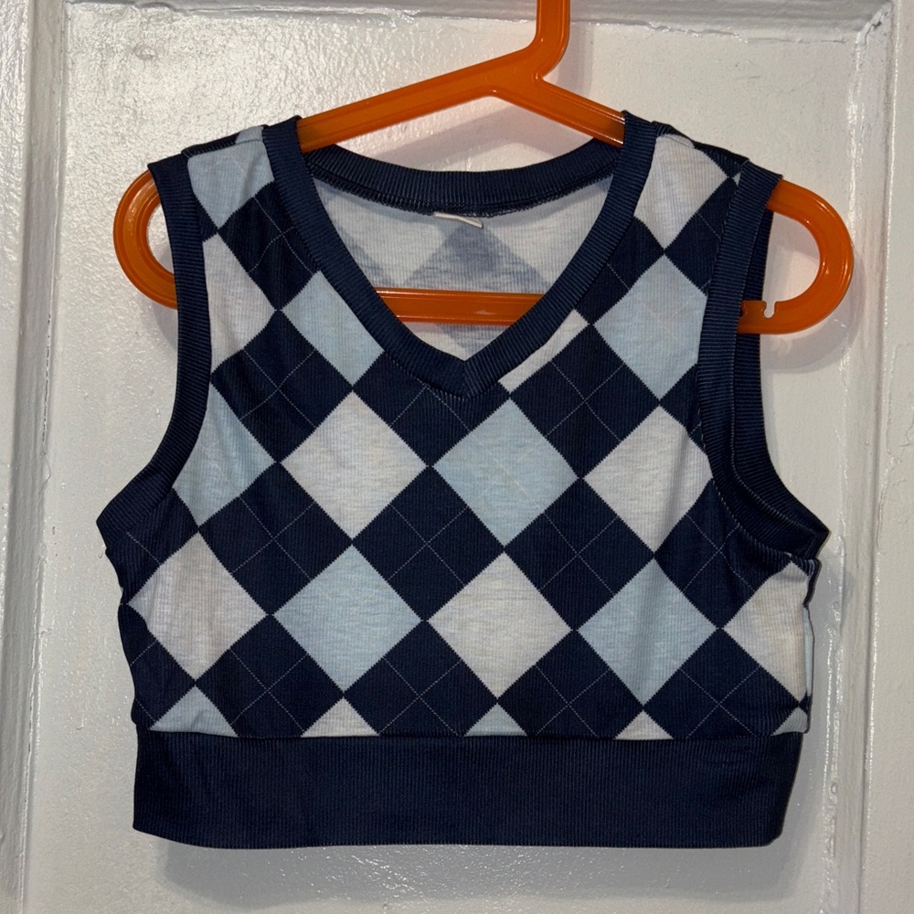 SHEIN Kids Sleeveless Argyle Top - Black and White